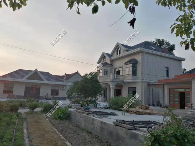 怎么在農(nóng)村建一棟既好看又實(shí)用的房子呢？今天小編帶來(lái)3套建房案例，供各位參考!