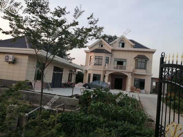 怎么在農(nóng)村建一棟既好看又實(shí)用的房子呢？今天小編帶來(lái)3套建房案例，供各位參考!