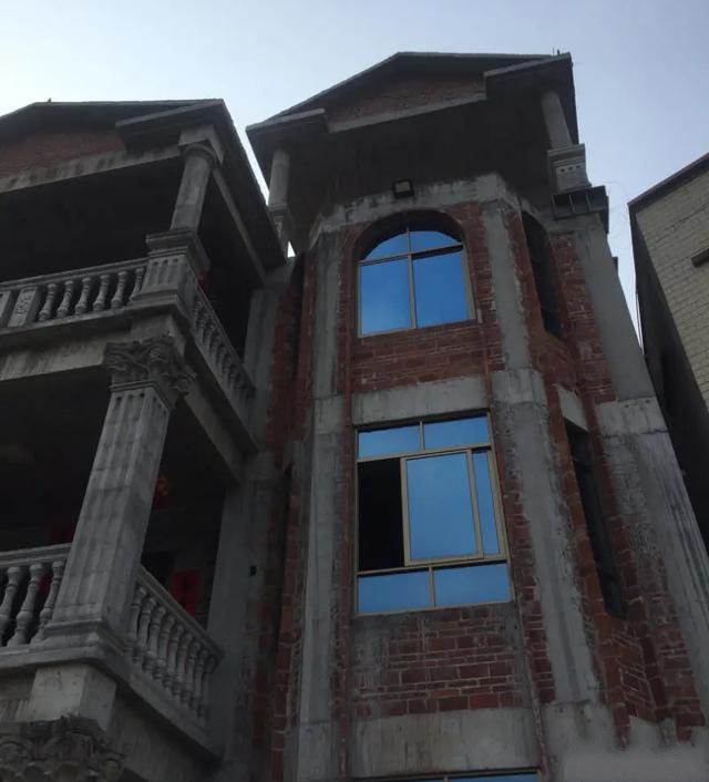 在我們農(nóng)村建房子是人生大事，需要非常謹(jǐn)慎處理，告訴你過(guò)來(lái)人的寶貴經(jīng)驗(yàn)！