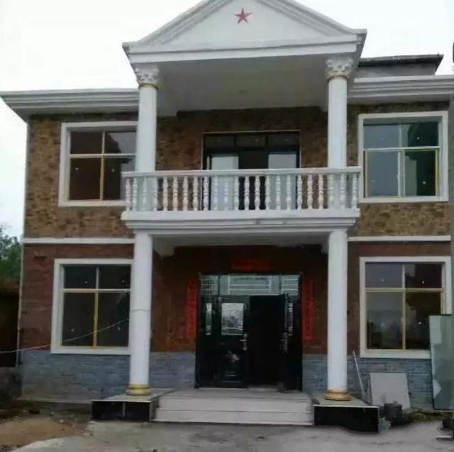 與在城里買一套兩居室公寓相比，你可以在你的家鄉(xiāng)建一棟別墅?，F(xiàn)在讓我們來(lái)看看！