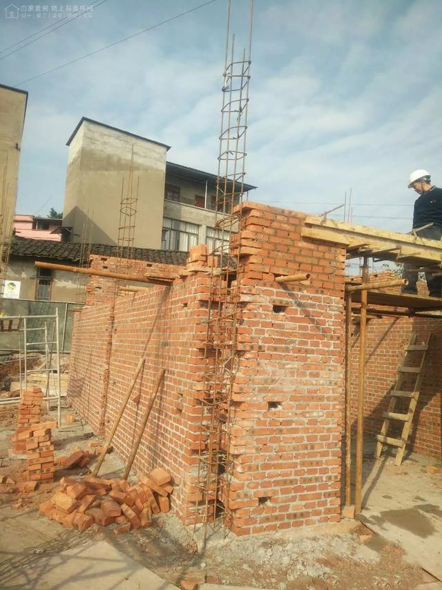如何建造高性價比的兩層歐洲別墅？我?guī)闳ソㄖさ乜纯?讓你更早的了解別墅的建造！