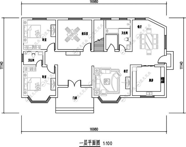 　優(yōu)雅的歐式三層自建別墅，優(yōu)雅的風(fēng)格，時(shí)尚的設(shè)計(jì)，一排排落地玻璃窗給整個(gè)別墅增添了神秘。
