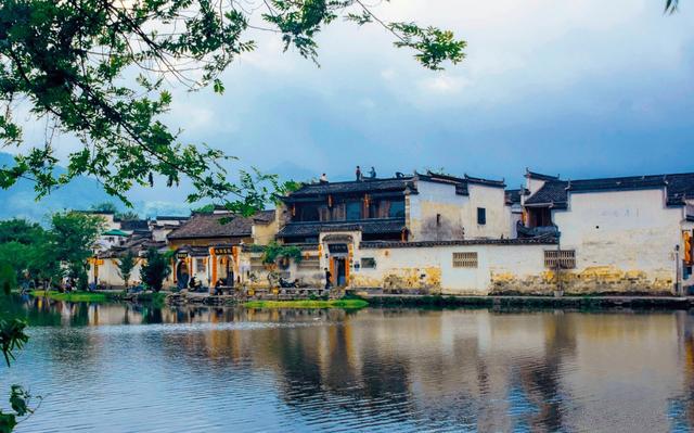 適合鄉(xiāng)村的中國別墅的設(shè)計